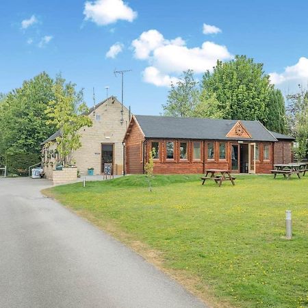 Longnor Wood Holiday Park ภายนอก รูปภาพ