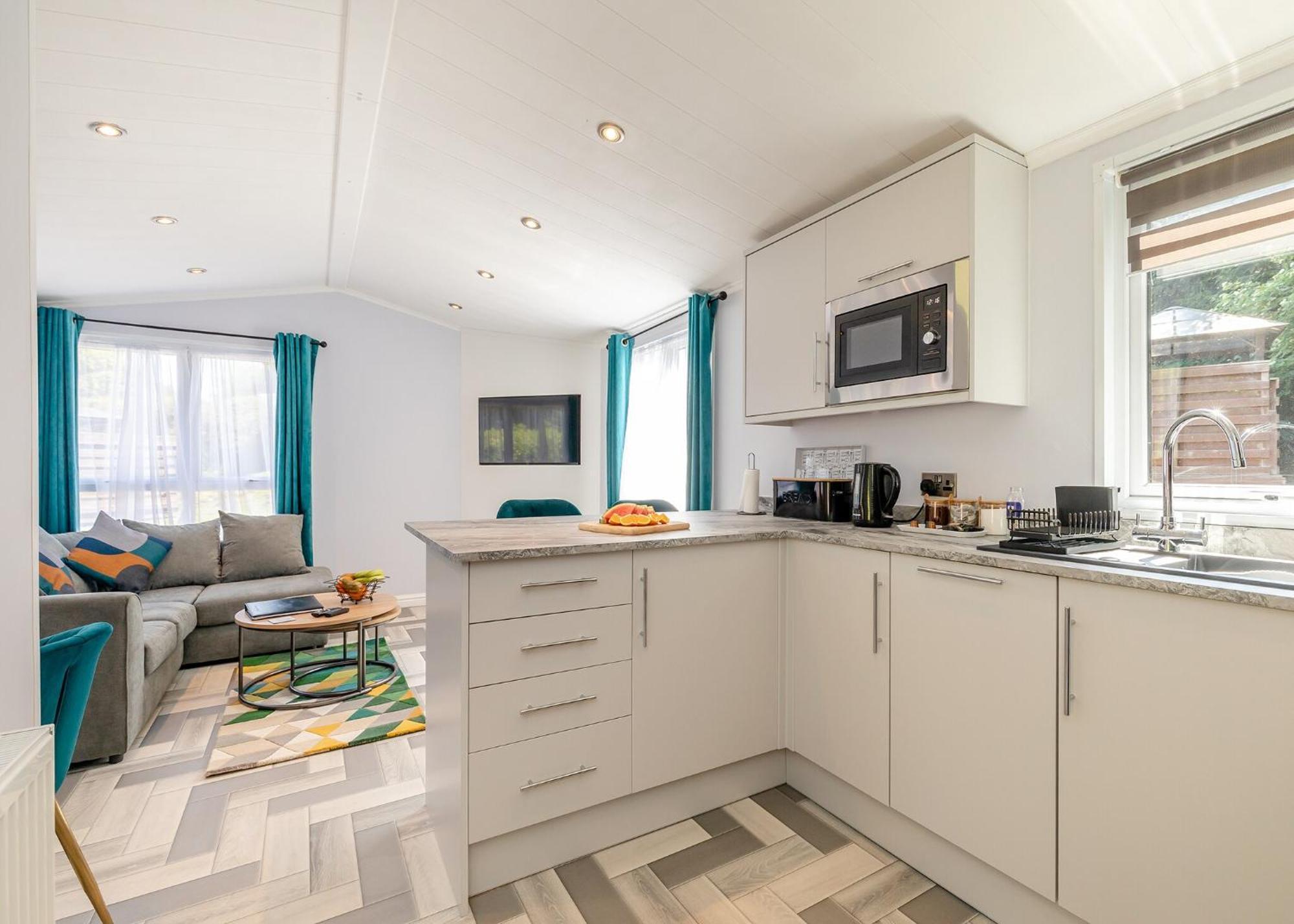 Longnor Wood Holiday Park ภายนอก รูปภาพ