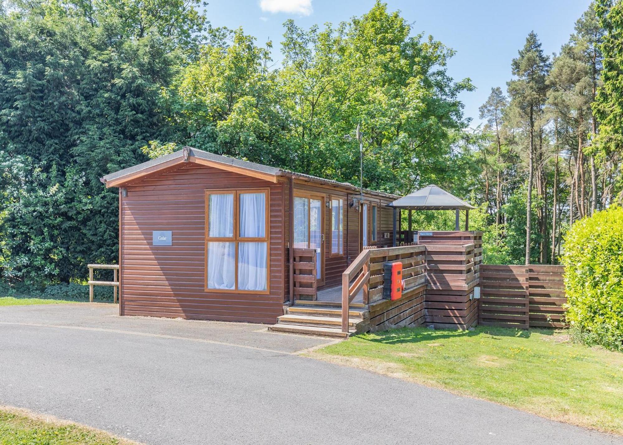 Longnor Wood Holiday Park ภายนอก รูปภาพ