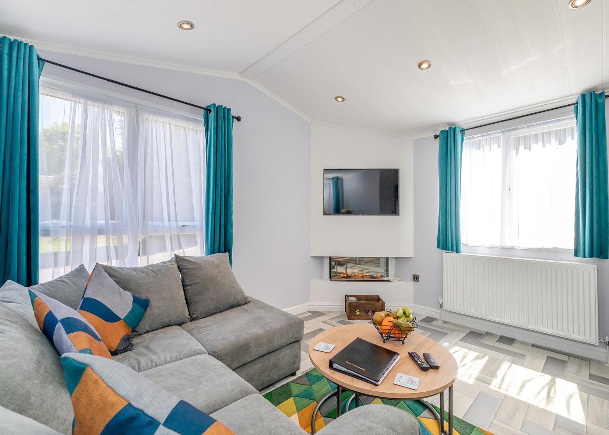 Longnor Wood Holiday Park ภายนอก รูปภาพ