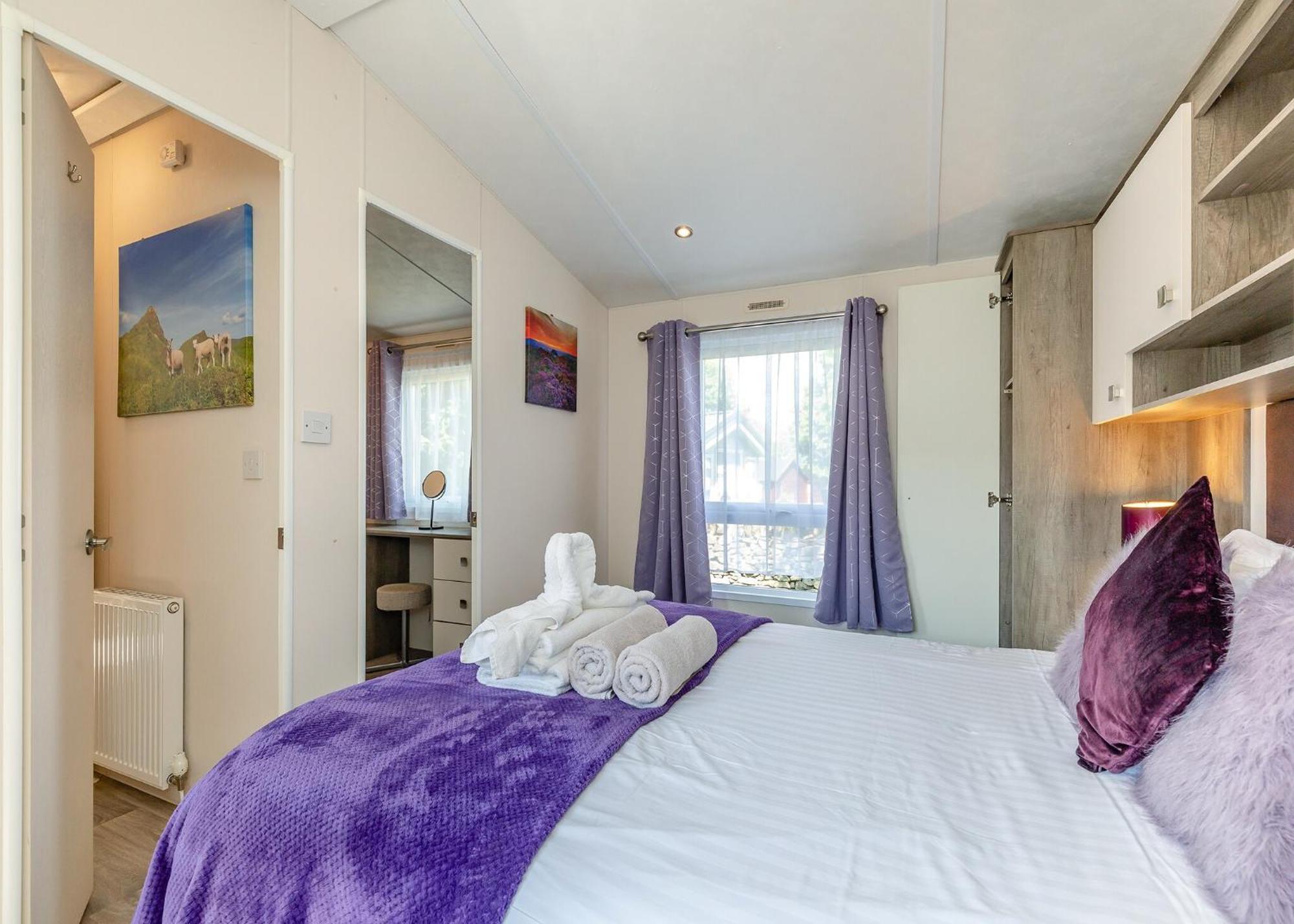 Longnor Wood Holiday Park ภายนอก รูปภาพ