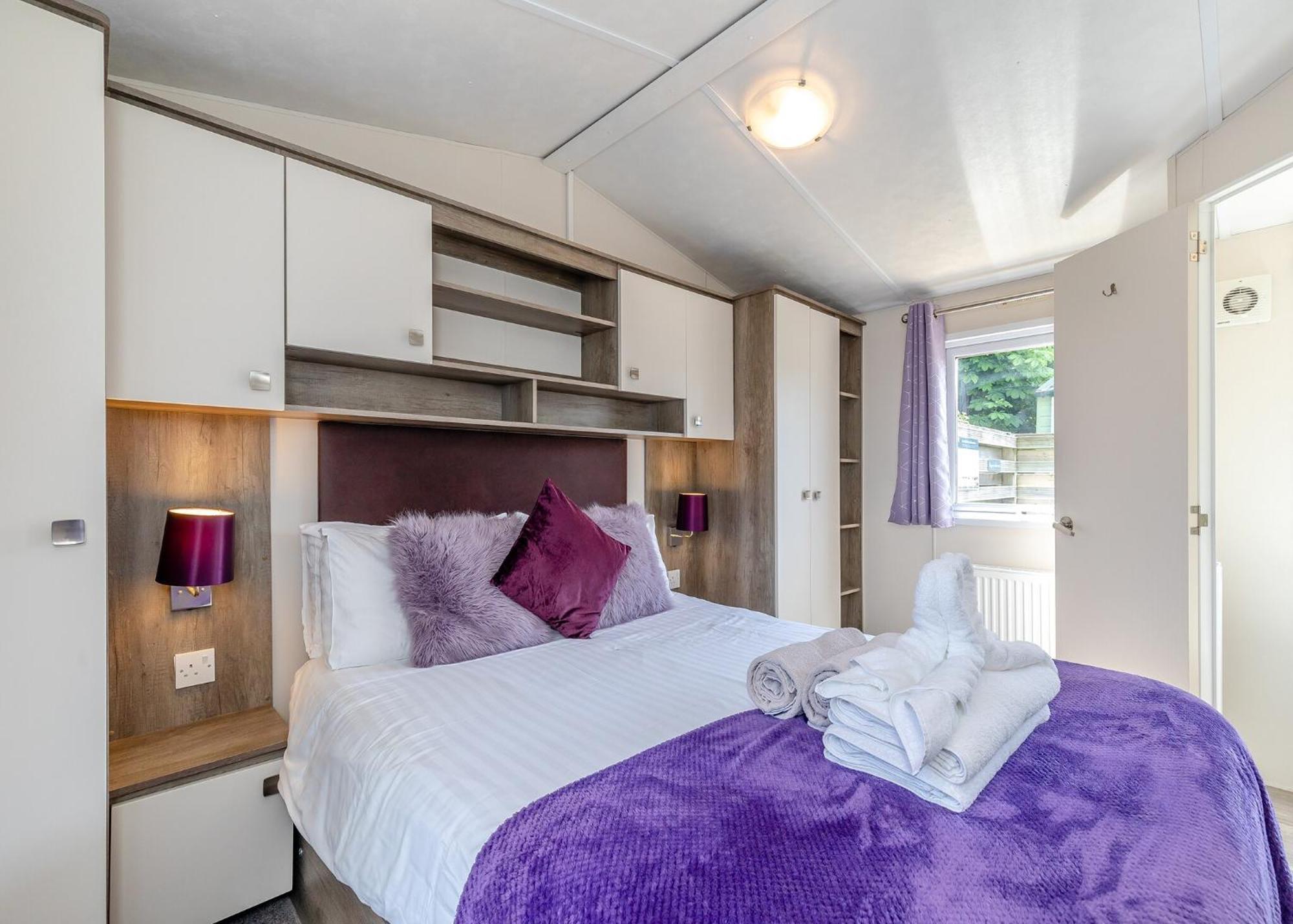Longnor Wood Holiday Park ภายนอก รูปภาพ