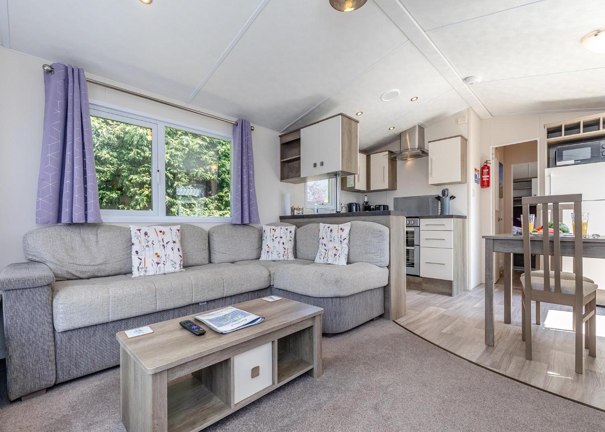 Longnor Wood Holiday Park ภายนอก รูปภาพ