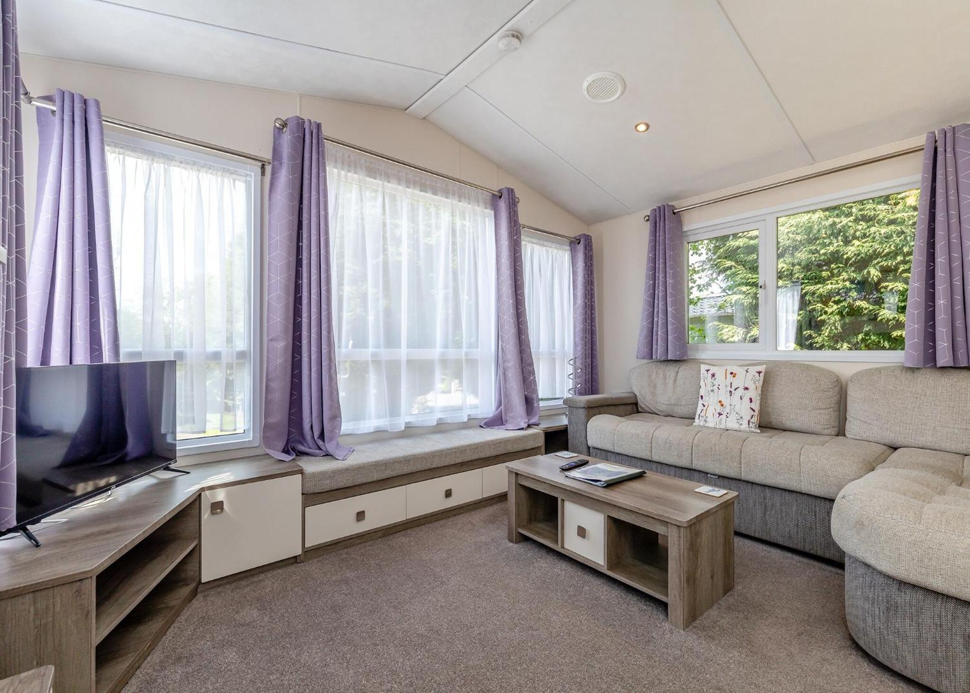 Longnor Wood Holiday Park ภายนอก รูปภาพ