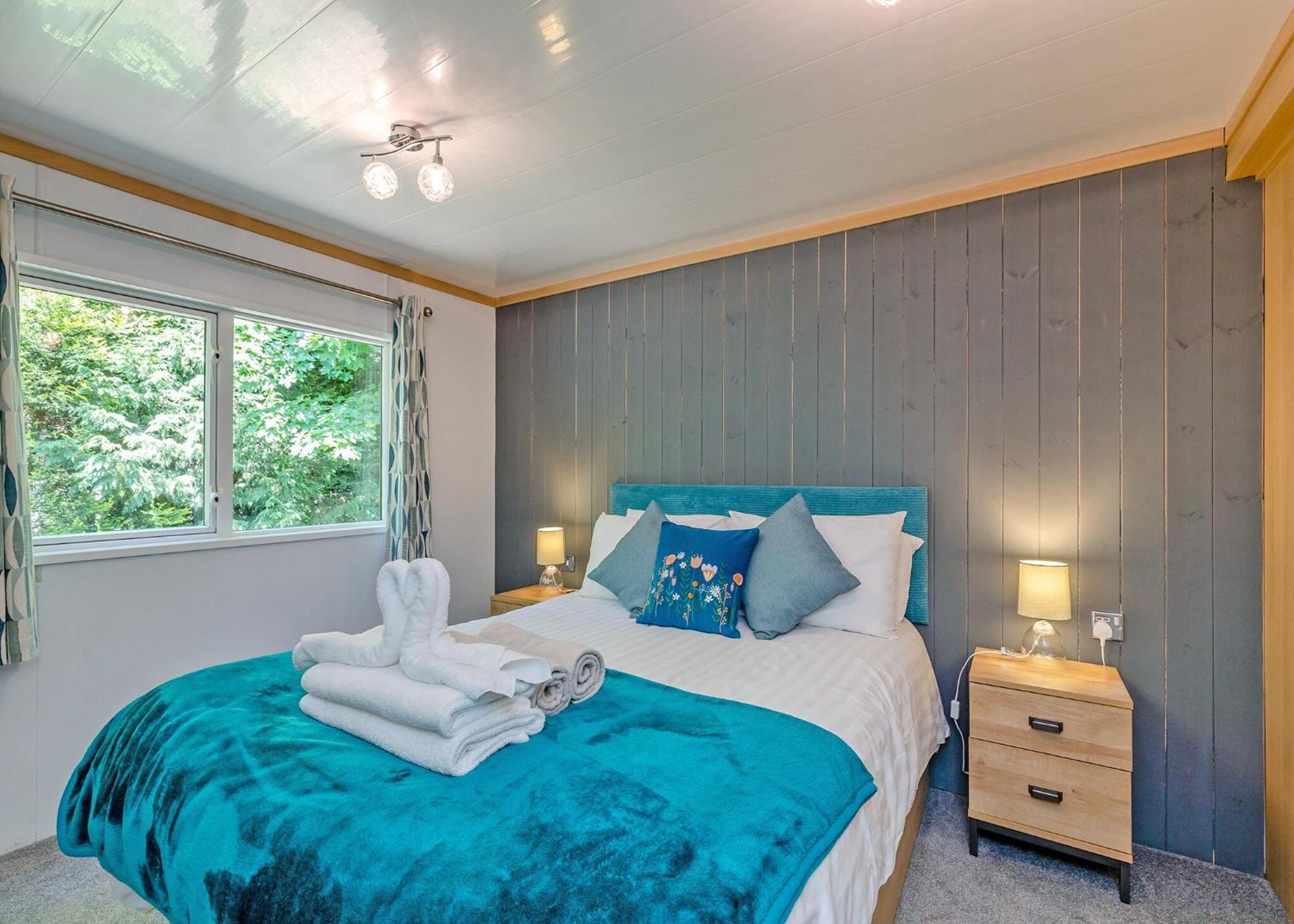Longnor Wood Holiday Park ภายนอก รูปภาพ