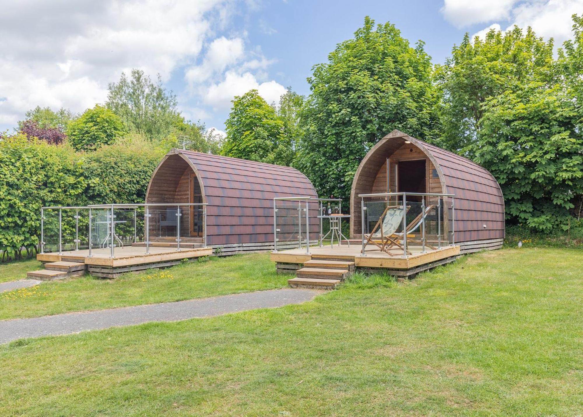 Longnor Wood Holiday Park ภายนอก รูปภาพ