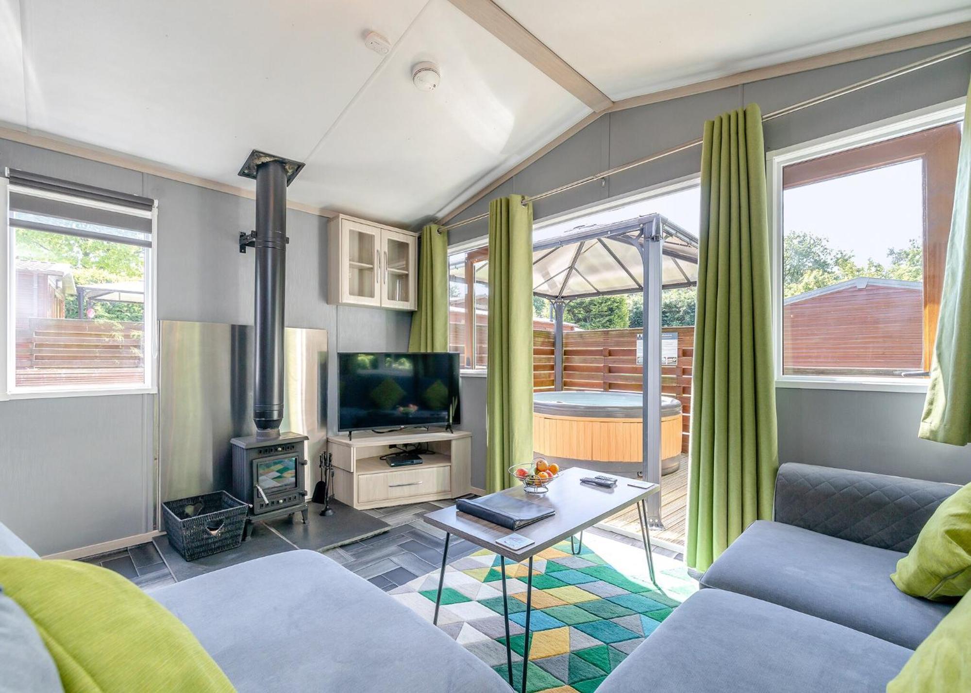 Longnor Wood Holiday Park ภายนอก รูปภาพ