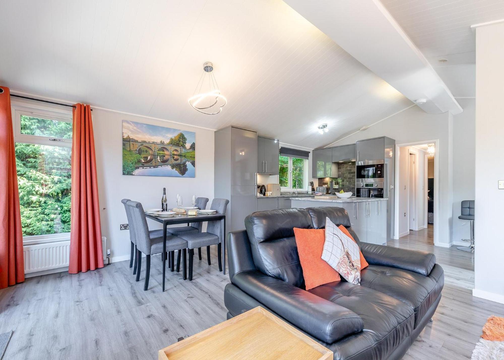 Longnor Wood Holiday Park ภายนอก รูปภาพ