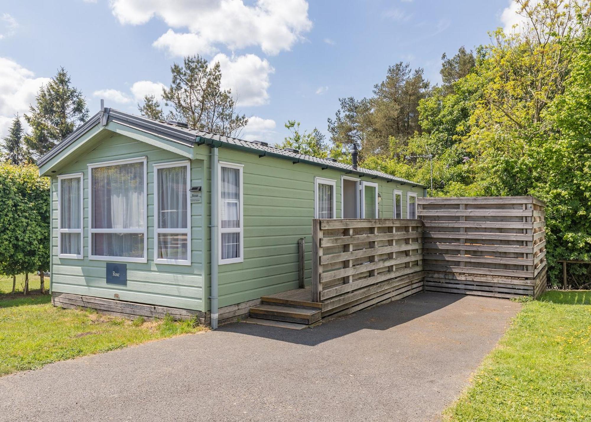 Longnor Wood Holiday Park ภายนอก รูปภาพ