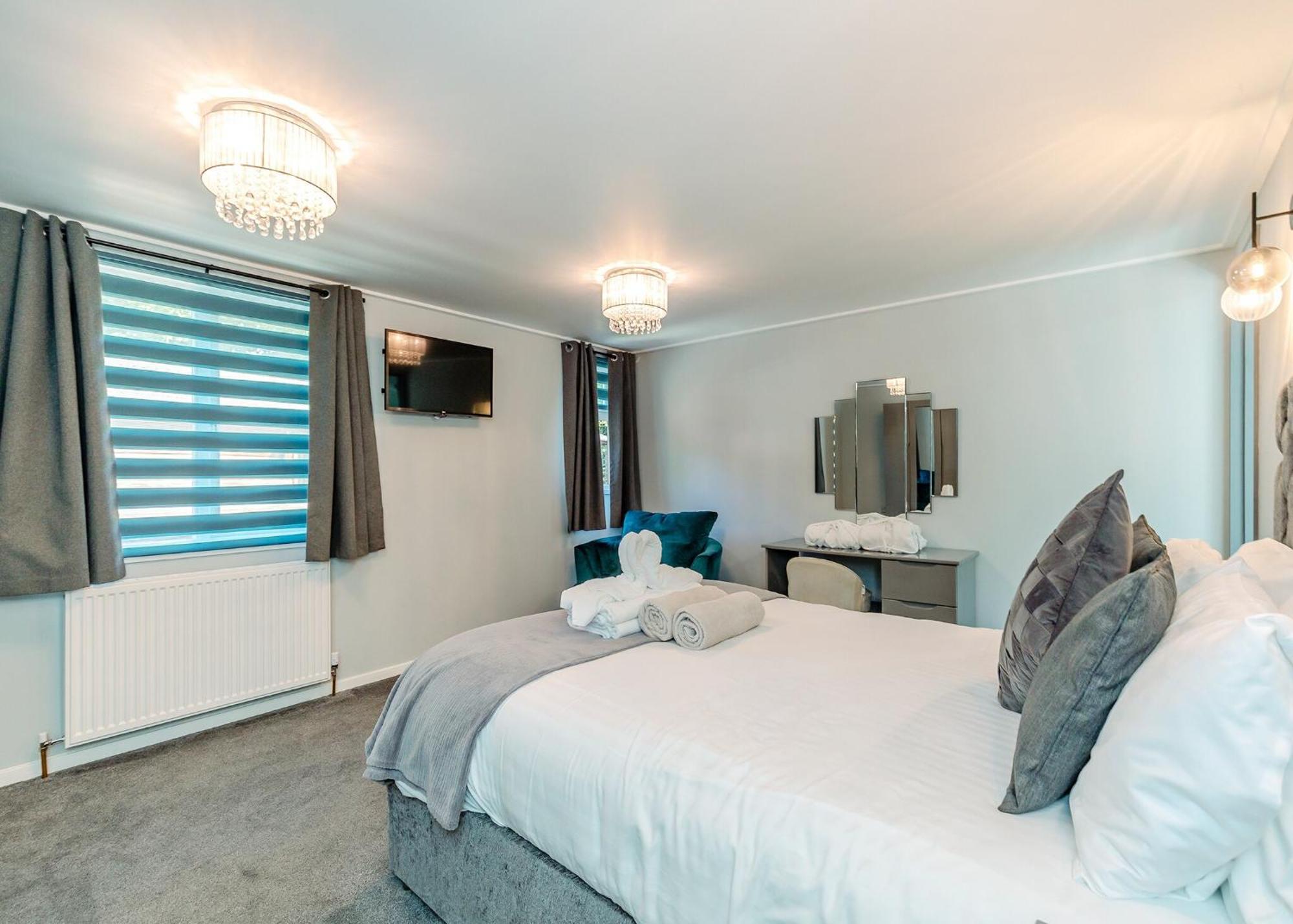 Longnor Wood Holiday Park ภายนอก รูปภาพ