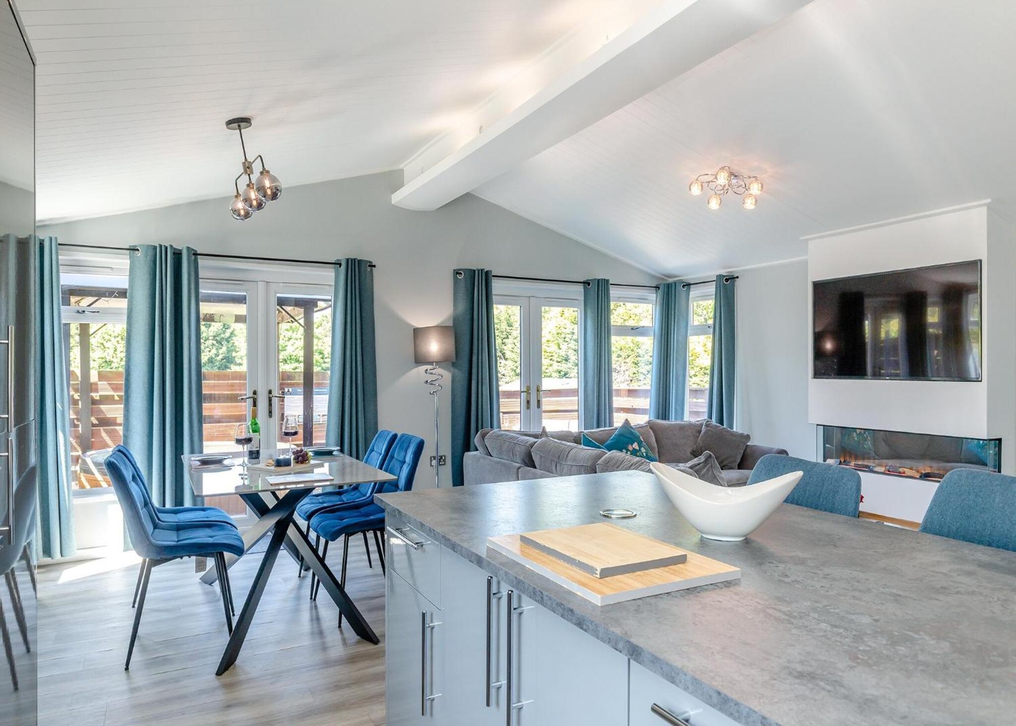 Longnor Wood Holiday Park ภายนอก รูปภาพ